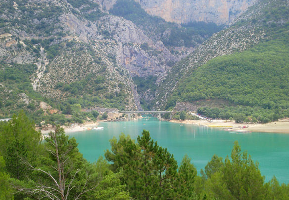 Lac de Ste Croix mit Blick in die Verdonschlucht