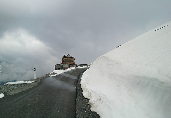 Stilfser Joch (Passo di Stelvio):Tibethütte